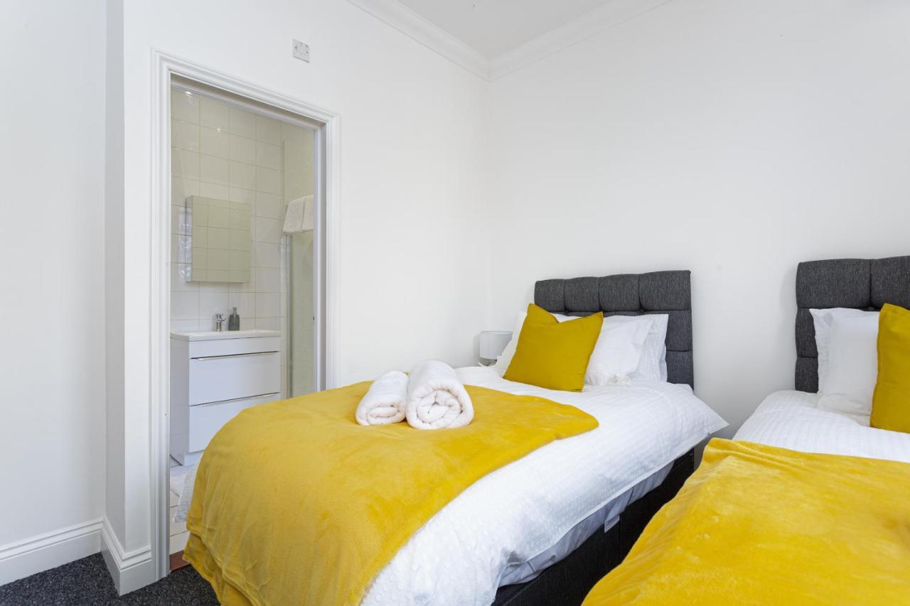 Luxury Granada Apartments - 1 & 2 Bed Flats W Free Parking Perfect For Contractors, Students Near The Beach بورتسماوث الغرفة الصورة
