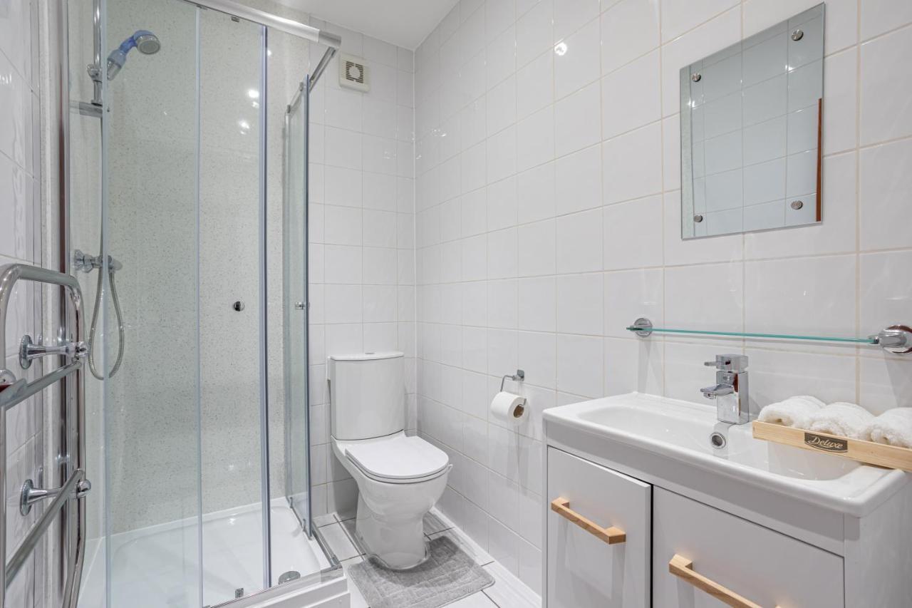 Luxury Granada Apartments - 1 & 2 Bed Flats W Free Parking Perfect For Contractors, Students Near The Beach بورتسماوث المظهر الخارجي الصورة